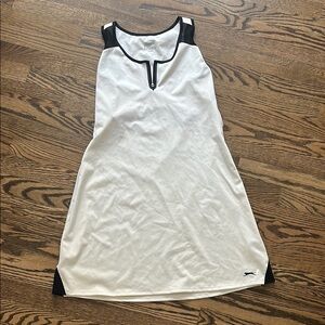 White & Black Sleeveless golf Tennis Dress unlined zip front